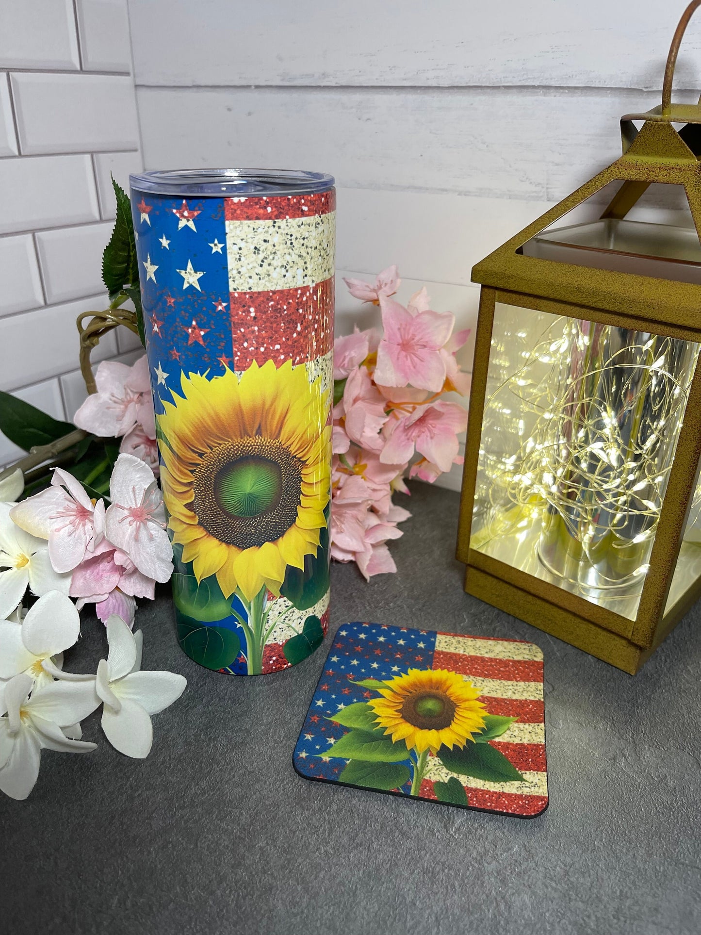 Patriotic Sunflower, 20 oz with lid and straw, American, flag, insulated and anti-skid silicone bottom