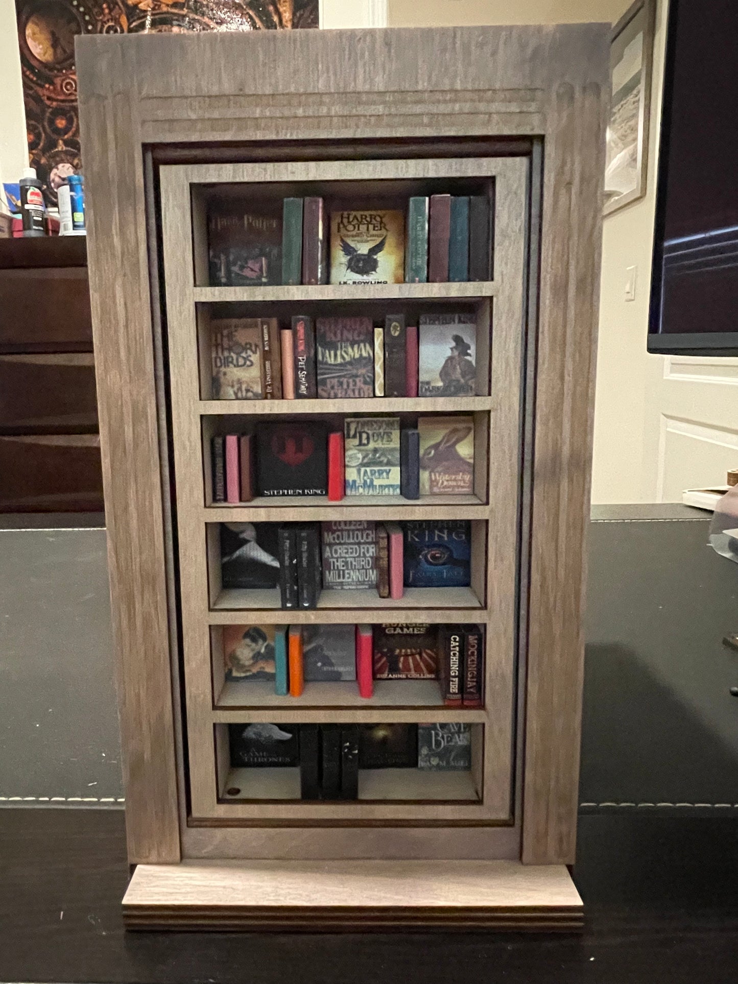 Bookshelf Book Nook with a Hidden Room (Light Gray)