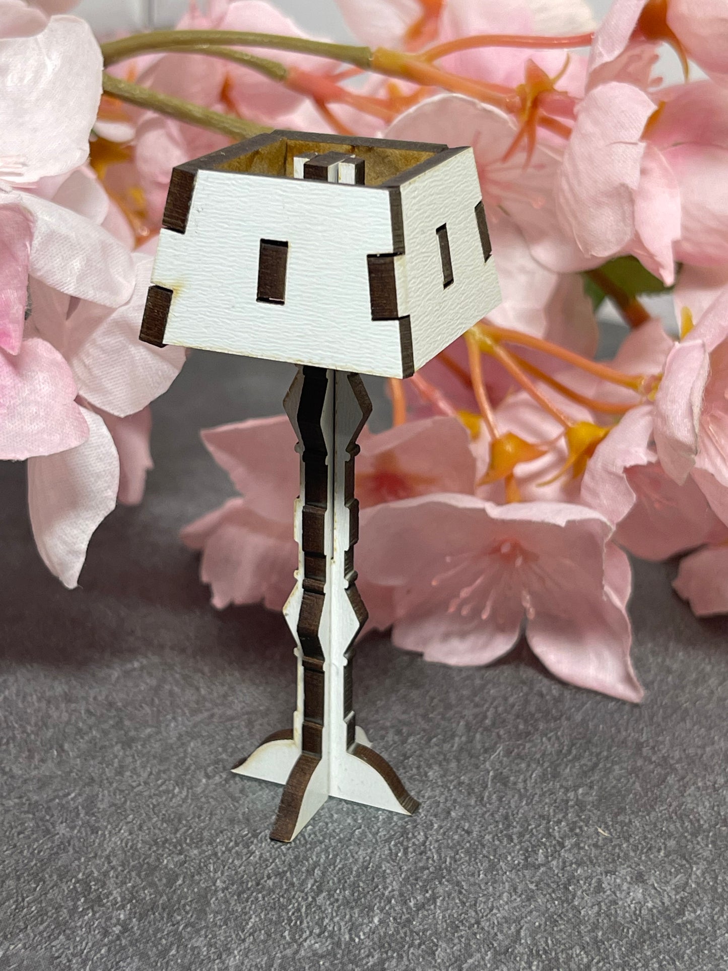 Miniature Floor Standing Lamp (non-functional), Scale 1:12